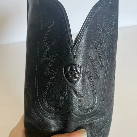 Ariat Black Heeled Boots Classic Western Style - Picture 8 of 10
